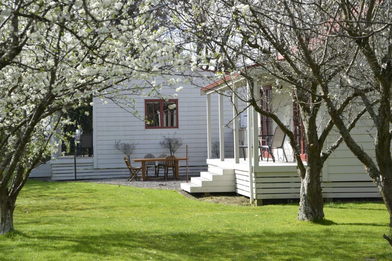 Terracotta Lodge & Cottages Carterton Экстерьер фото