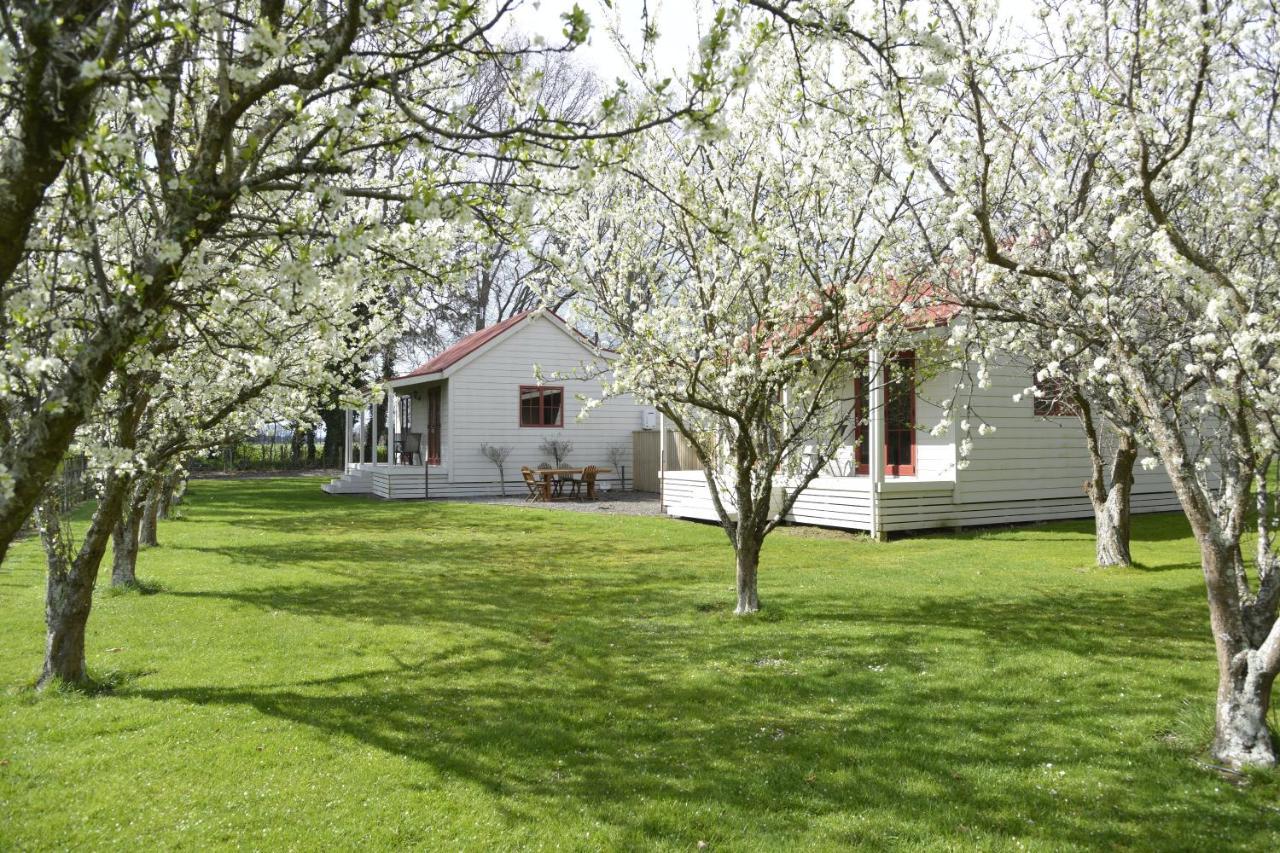 Terracotta Lodge & Cottages Carterton Экстерьер фото